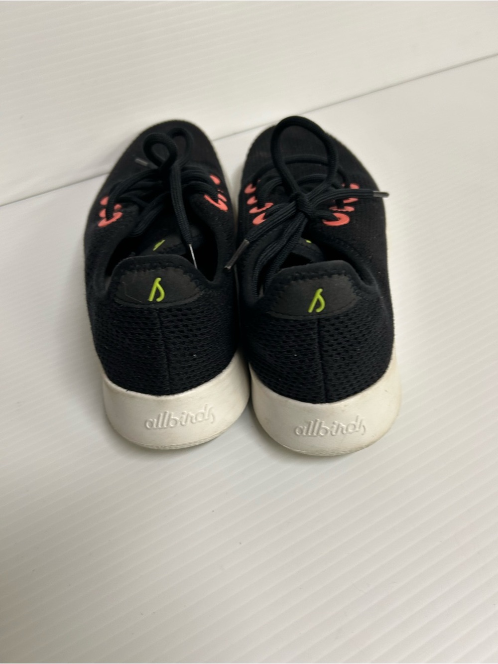 Allbirds Tree Runners Womens Size 9 Black Coral Athletic Running Shoes Sneakers - Picture 4 of 8